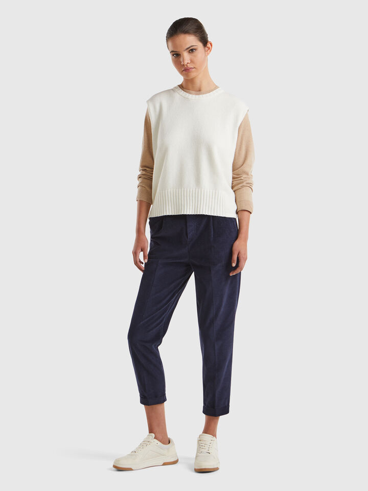 SLEEVELESS SWEATER Damen image number 3